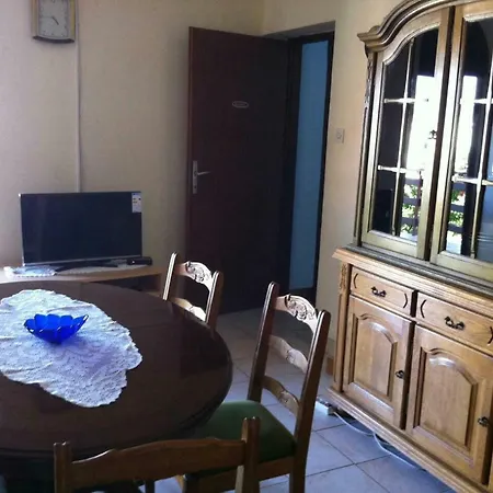 Apartament Letina *