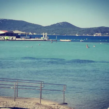 Apartament Letina *