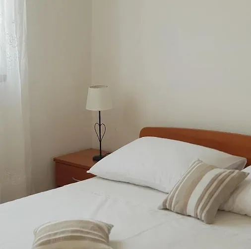 Letina アパート Sukošan